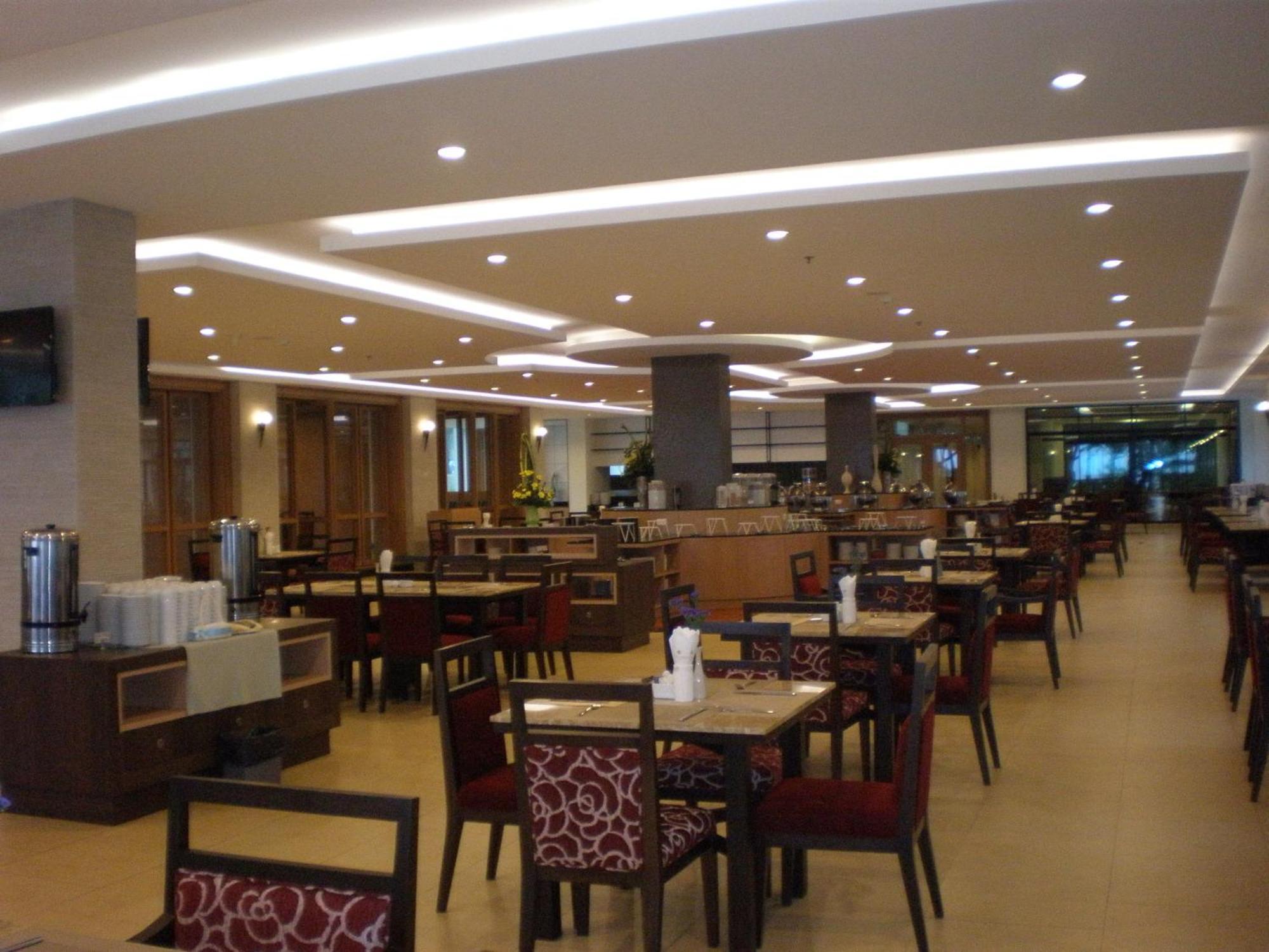 The Heritage Pattaya Beach Resort-Sha Екстериор снимка